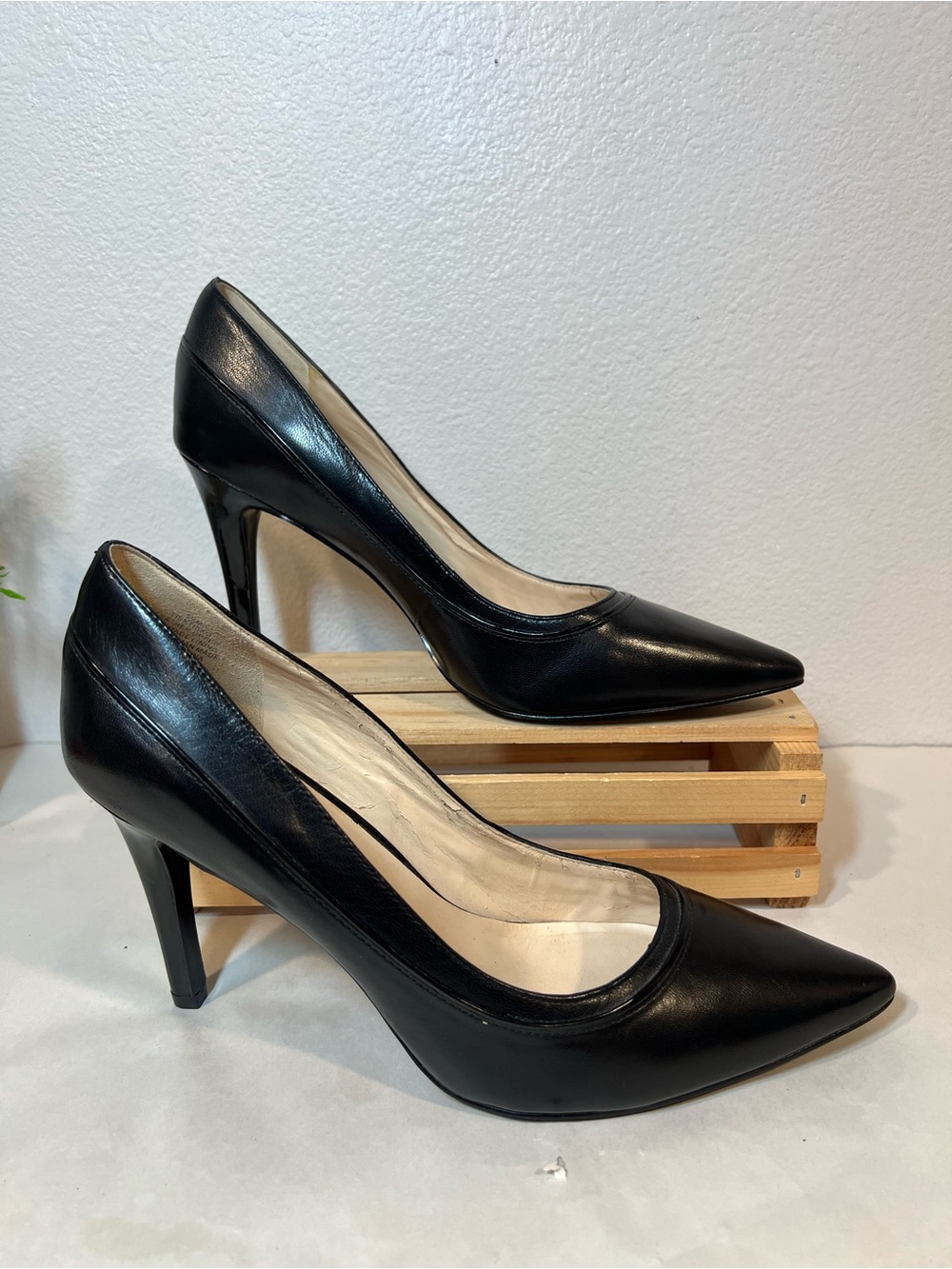 Nine West Black Genuine Leather Pointed-Toe Stiletto Pumps | Sz 9.5 | EUC